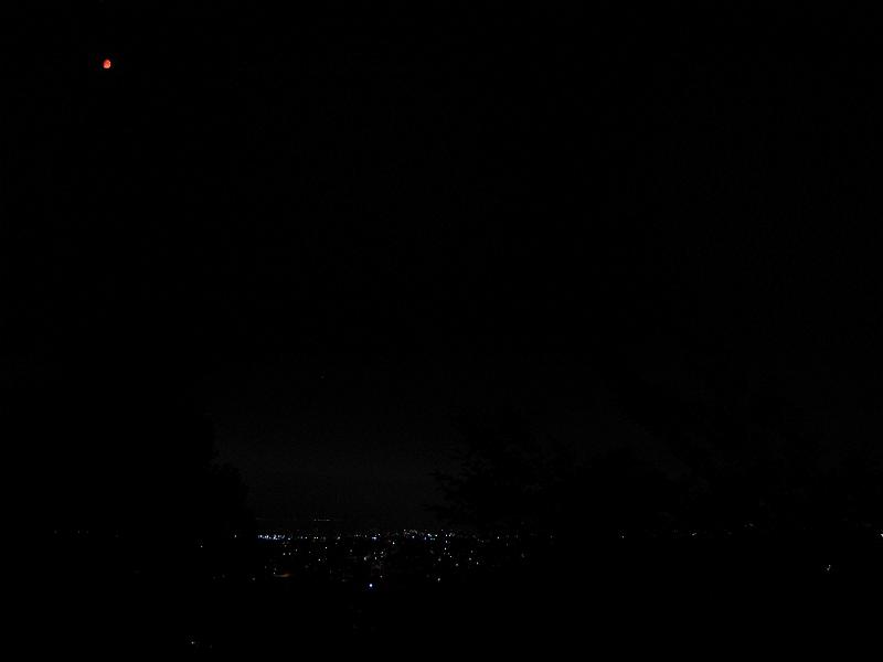 IMG_0937.JPG - Just can just barely make out the blanket of fog sitting on SF.