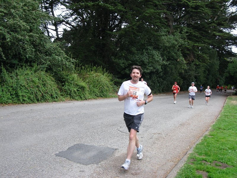 DavidLookingComfortable-mile17.JPG - Another member of Team Curry. David can still put up a smile at mile 17.