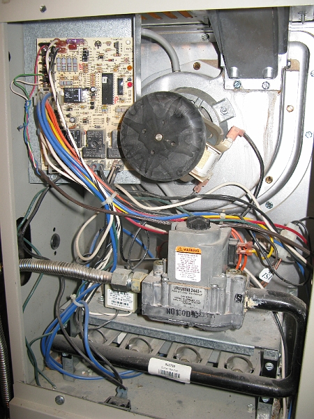IMG_1712.JPG - Inducer fan is the big thing dominating the upper right quarter.