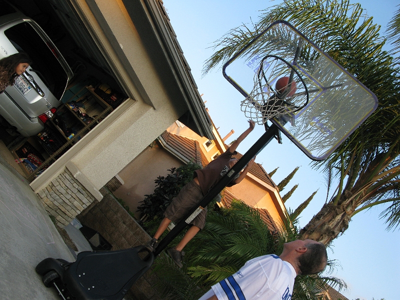 IMG_1788.JPG - Yes, he made this shot eventually and scored a point.
