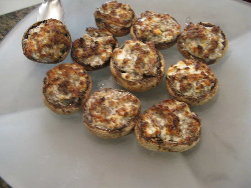 IMG_1792.JPG - Sometimes I really wonder what the autofocuser decided to focus on. These were really good. The brown bits in the filling are sausage.
