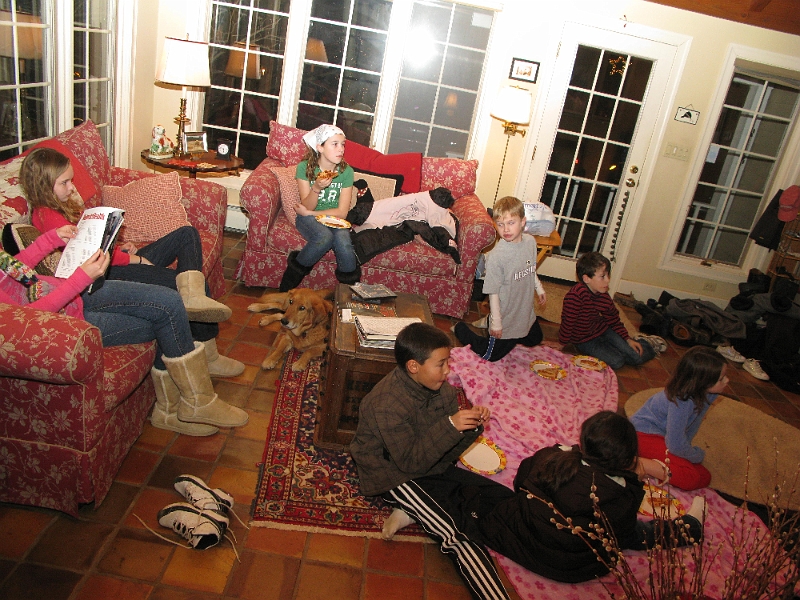 IMG_1955.JPG - Pizza and a movie.