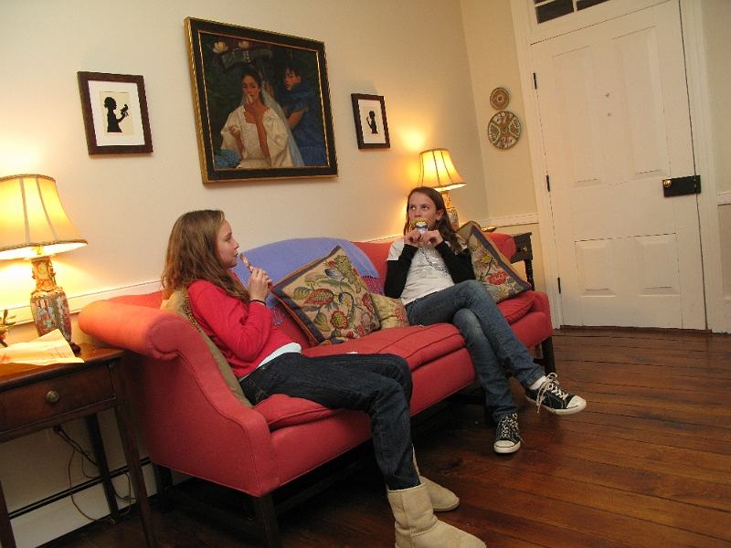 IMG_1965.JPG - Compare to the girl in the painting.
