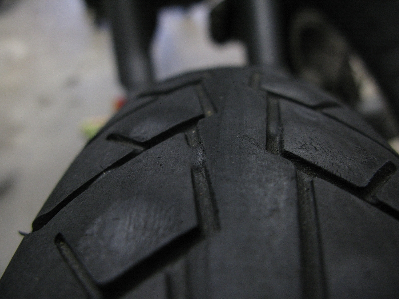 IMG_2060.JPG - Wear bar says Mr. Front Tire is done too.