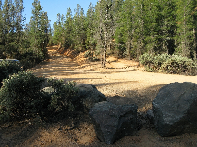 IMG_2698.JPG - Mendo Lake road.