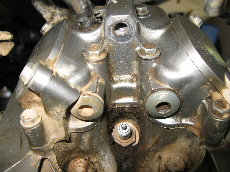 IMG_0179.JPG - Pulled the motor mounts to get in there and clean and make sure there was nothing hiding under the dirt.