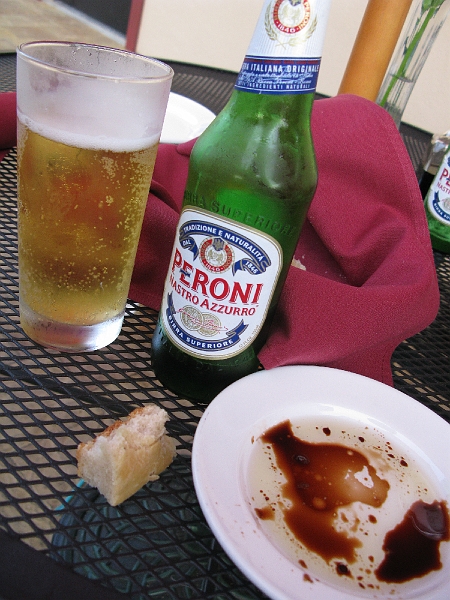IMG_0259.JPG - After a long walk in the sun and the raw sea air, man does that hit the spot.