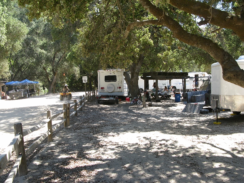 IMG_0546.JPG - You can camp out in the middle of this place.
