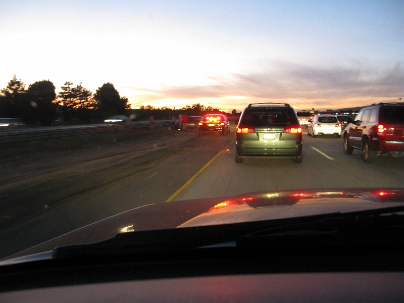 IMG_0569.JPG - Single car incident. Lanes blocked = 0. Minutes spent bumper to bumper? About 6 or 7. Seemed like longer. Rubbernecking -- don't do it!