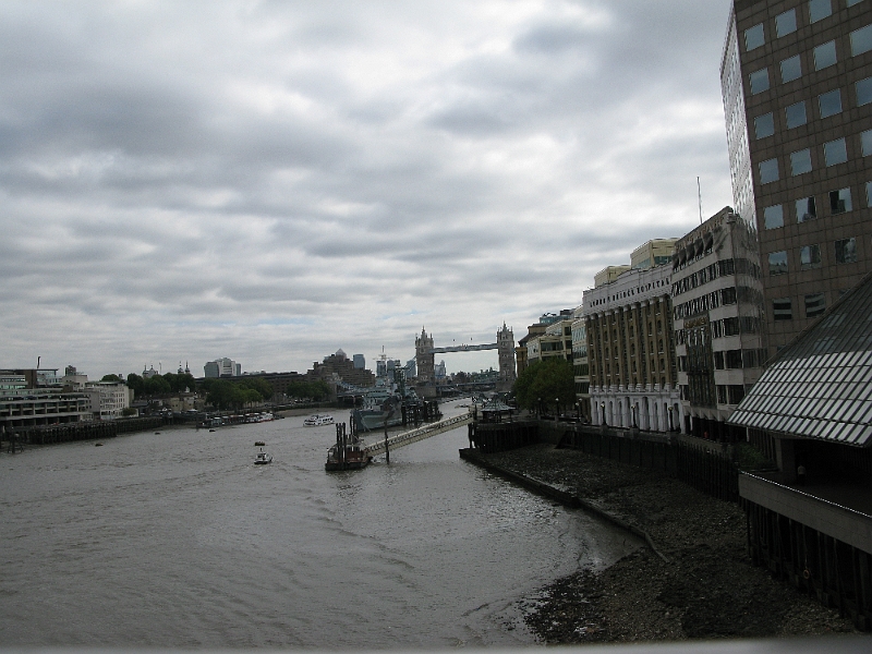 IMG_0582.JPG - Took the tube to the London Bridge. This is the part where I realized London Bridge and Tower Bridge were two different things. What ho.