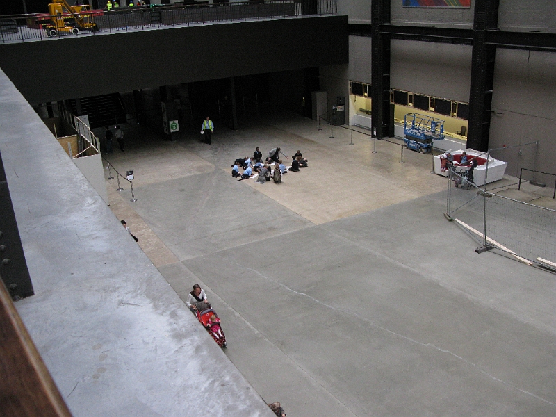 IMG_0593.JPG - School kids really seemed to be enjoying themselves at the Tate, moreso than any of my classmates ever would have let on.