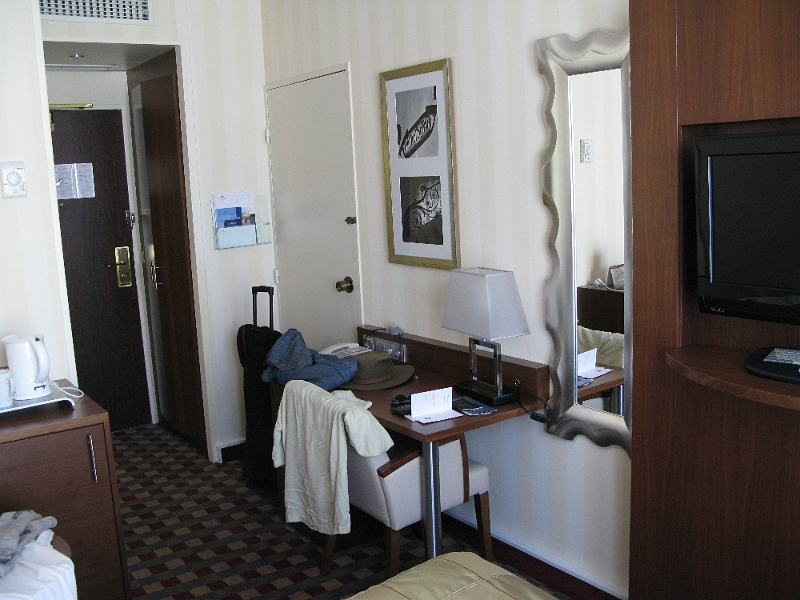 IMG_0630.JPG - Wired internet access. Did not realize how precious and scarce that would be on this trip.