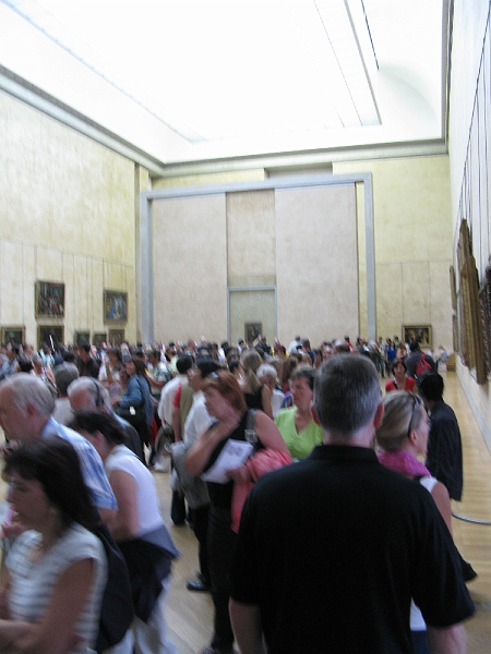 IMG_0679.JPG - The biggest mob congregating around one object -- the Mona Lisa.