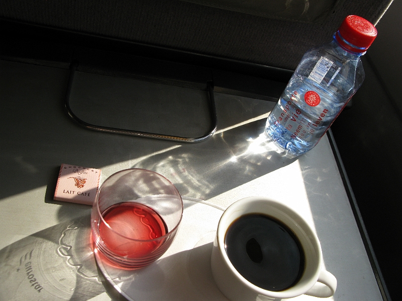 IMG_0714.JPG - Drink the depressant and the stimulant and let them battle it out.
