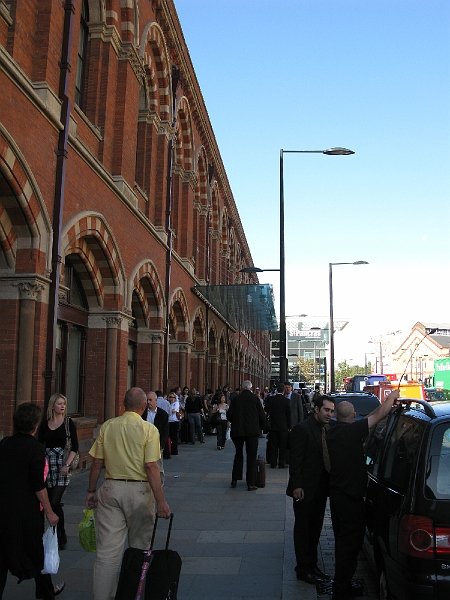 IMG_0717.JPG - Kind of a mob scene outside.