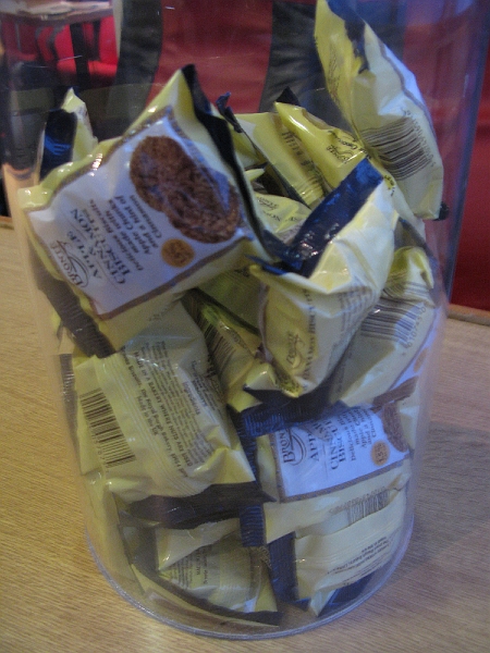 IMG_0762.JPG - Complimentary digestives.