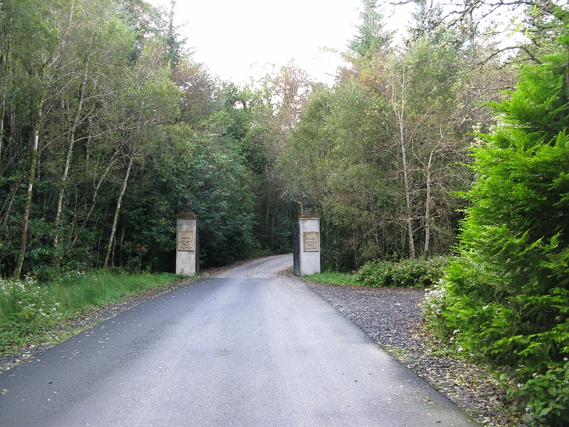 IMG_1024.JPG - Finally found my way to the grounds of Lough Eske castle. Now a hotel it is my stay for the night.
