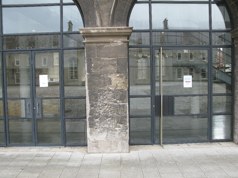 IMG_1083.JPG - They were quite insistent that this was not confusing.