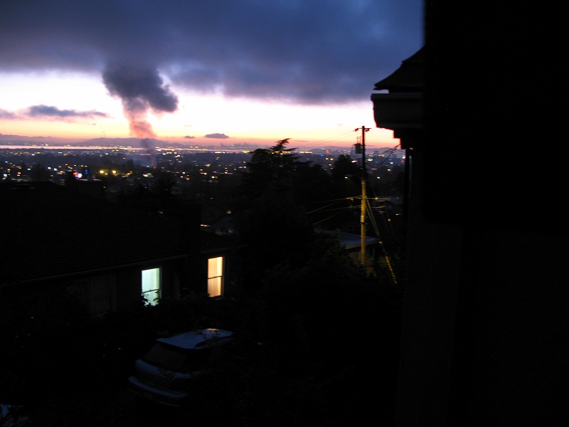 0614.jpg - Not a nuke, just a house fire.
