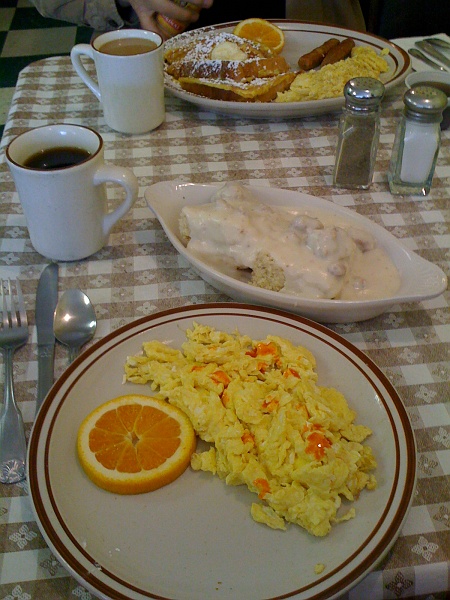 IMG_0101.jpg - Normally I can't eat big breakfasts but this was relatively easy to get down.