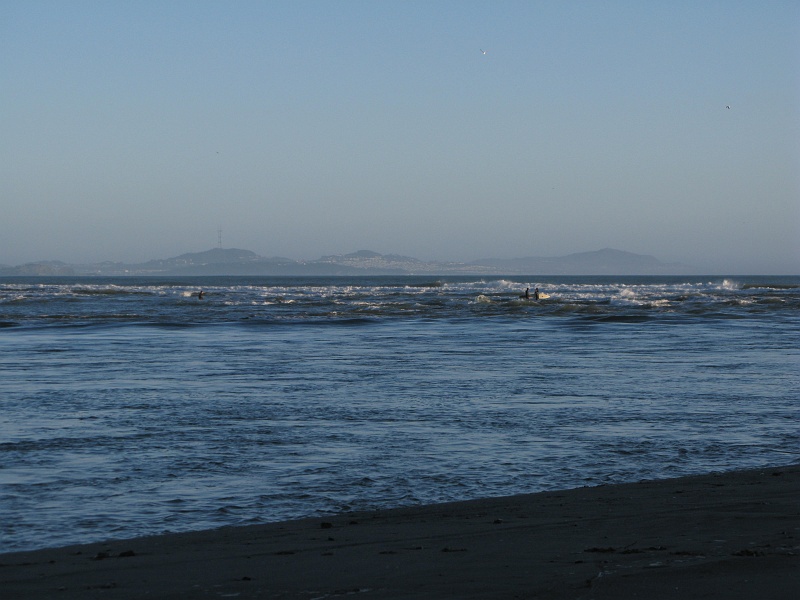 0654.jpg - Lots of surfers out there in the lineup. Note SF in the background.