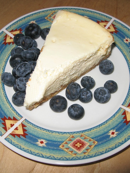 0723.jpg - Flash. Good for the berries. Too much for the cheesecake.