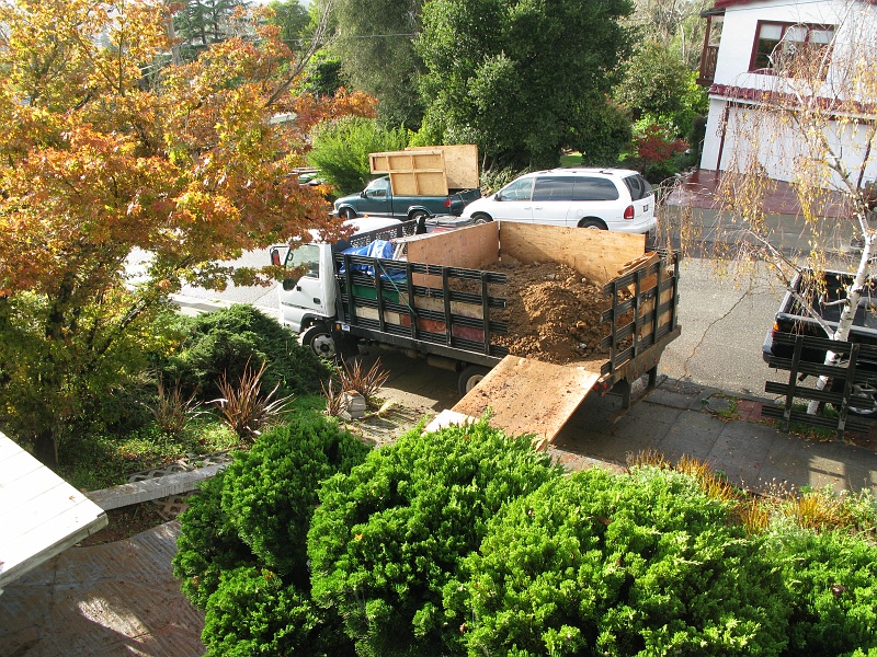 IMG_1239.JPG - 5 tons per truckload they said. Multiply by 6 truckloads and that's 30 tons.