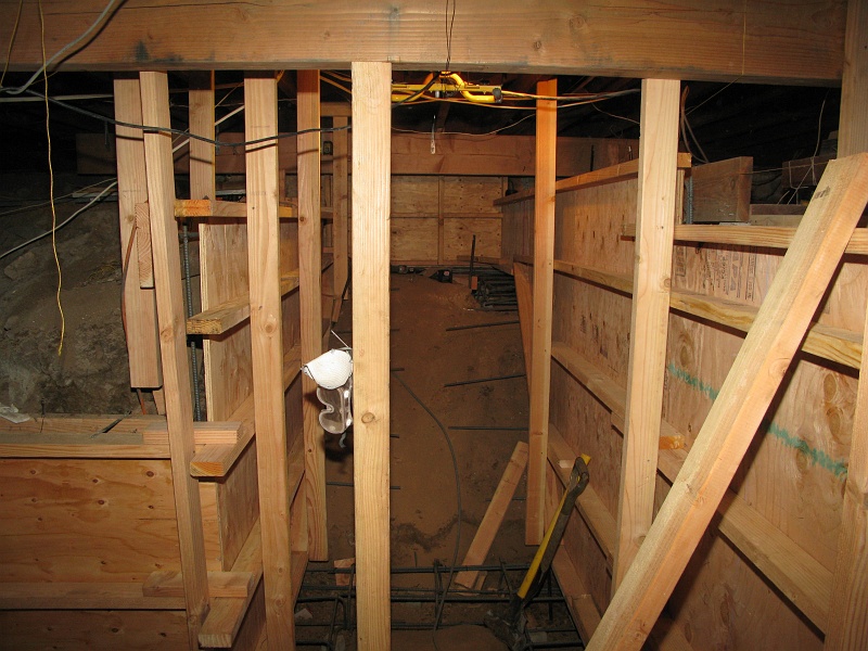 IMG_1268.JPG - Forms are up. Didn't get any good pics of the finished rebar.