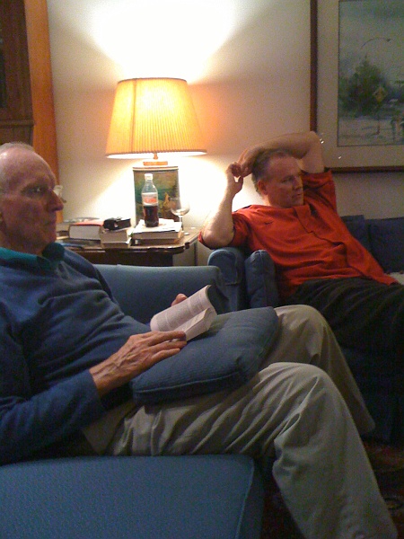 IMG_0172.JPG - And one guy with an old pre-kindle reading device.