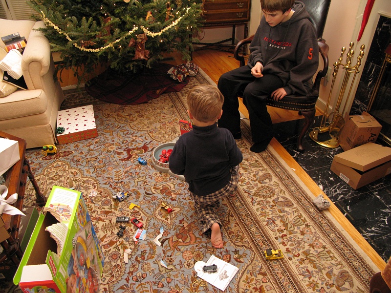 IMG_1379.JPG - This year's Pound a Ball -- meant for the littlest guy but popular with the older kids.