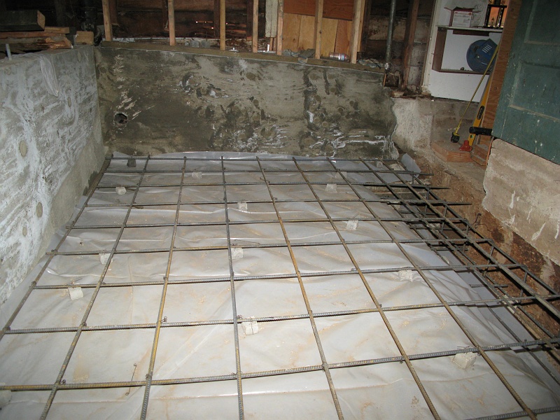 IMG_1531.JPG - Definitely enough room there for a workspace. Slop sink and washer/dryer will go against that exterior wall.