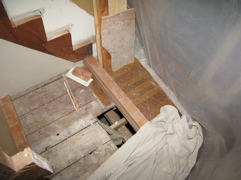 IMG_1642.JPG - Hmm. I think we are going to need to scare up a little more red oak somewhere.