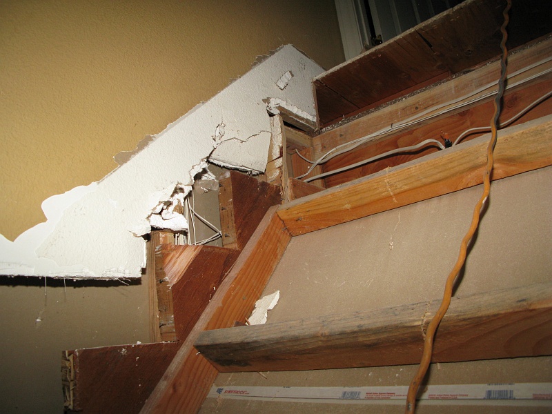 IMG_1645.JPG - They don't go all the way up.