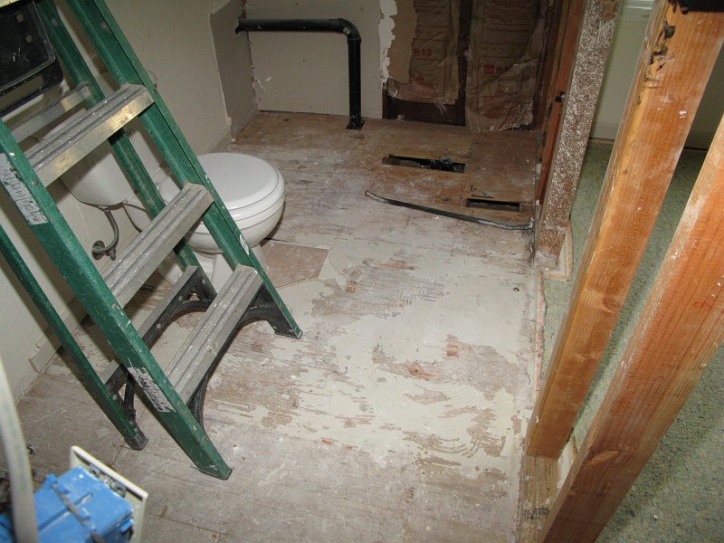 IMG_1691.JPG - That shower stall vanished rather completely.