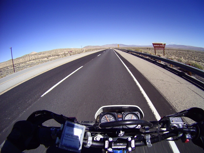 PICT1224.JPG - We bail back to the hotel. No clutch needed here as long as I don't have to stop. And why would I need to stop on the freeway?