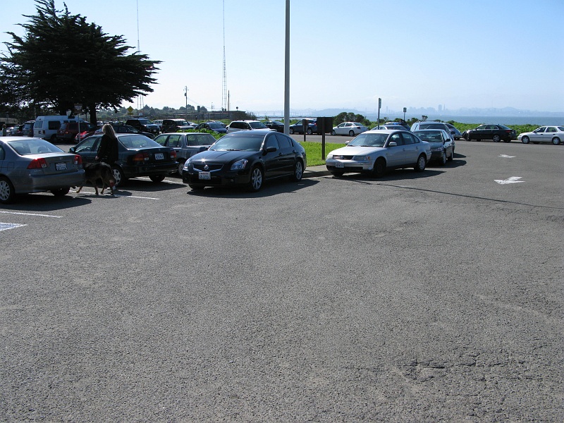 IMG_1923.JPG - Unseasonally sunny day on a weekend? Double double parking.