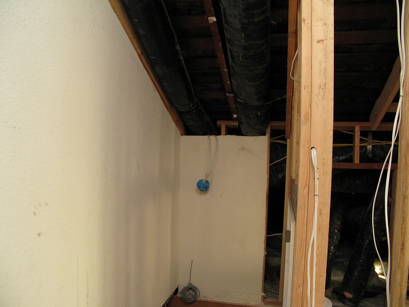 IMG_2043.JPG - The new super soffit will carry all supply to the forward part of the house.