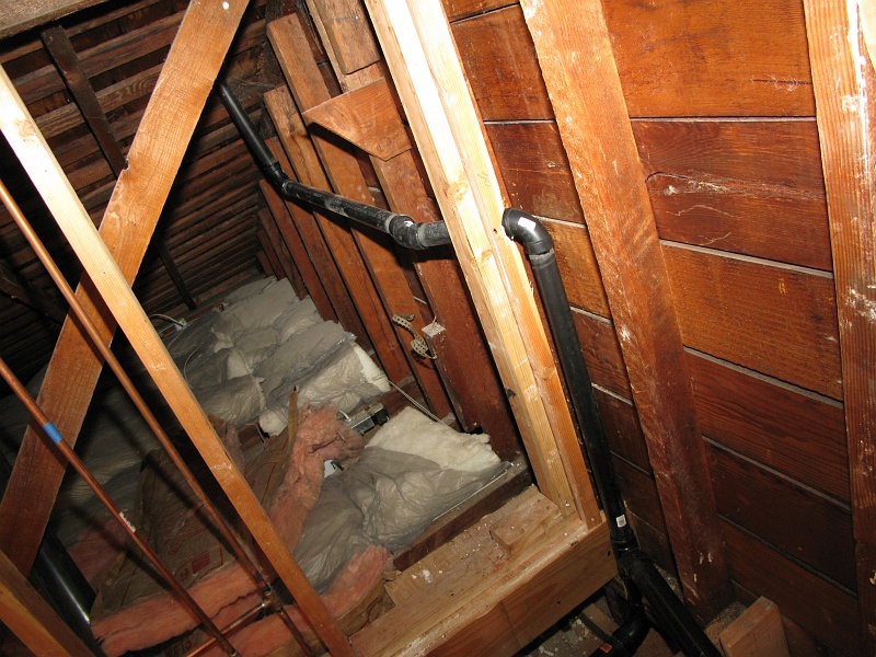 IMG_2049.JPG - Tub vent.