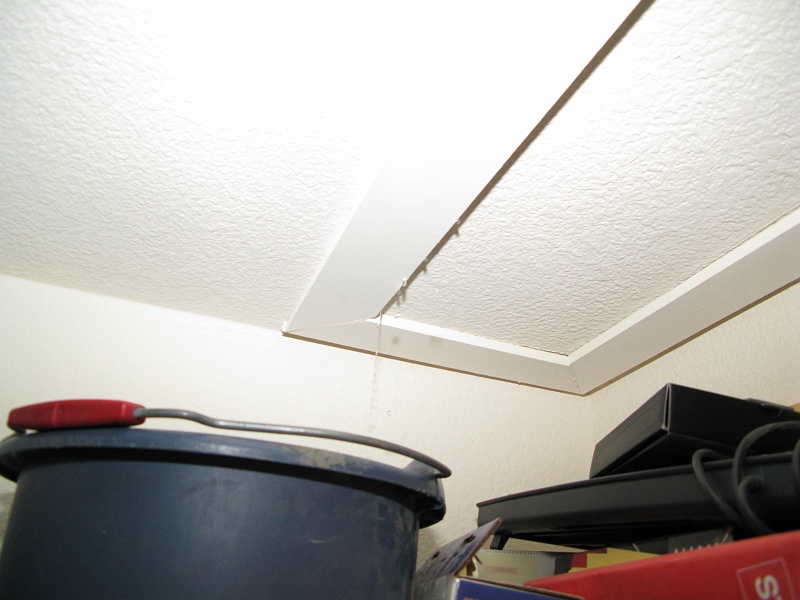 IMG_2115.JPG - Good thing I was still home in my office and heard that stream of water cascading down the shelves, onto a monitor, etc.