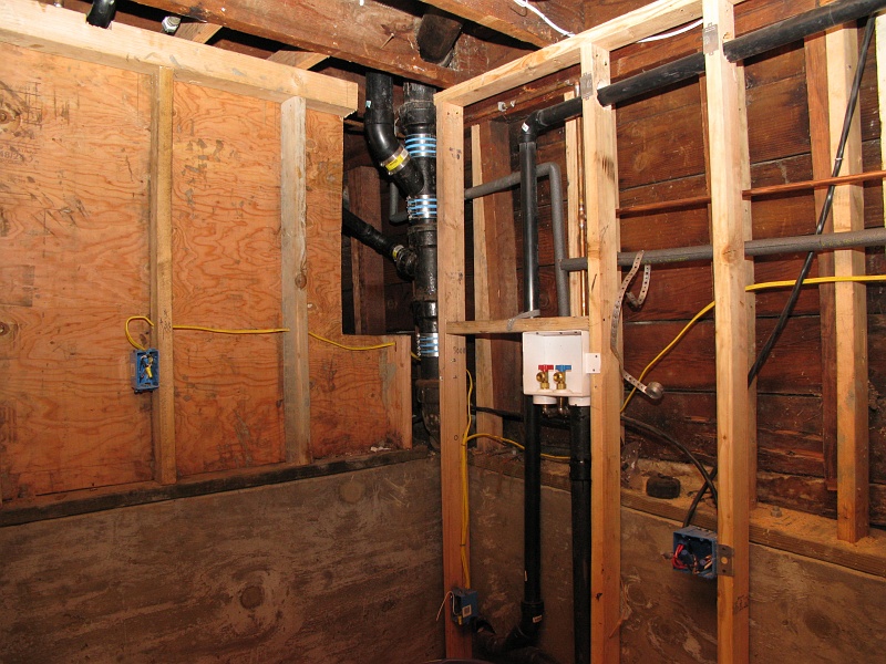 IMG_2117.JPG - No leaks down here anymore though.