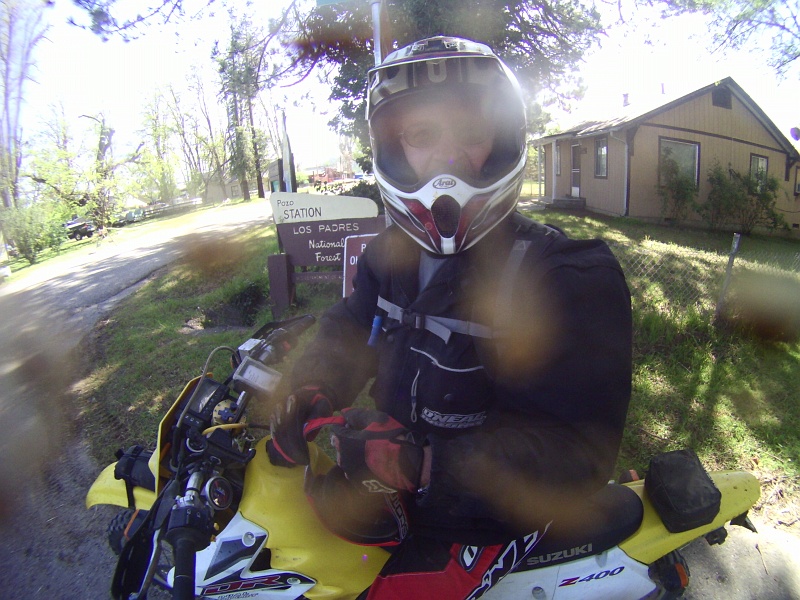 PICTa0876.JPG - Stopping to reset for navigation. Good time to clean the lens.