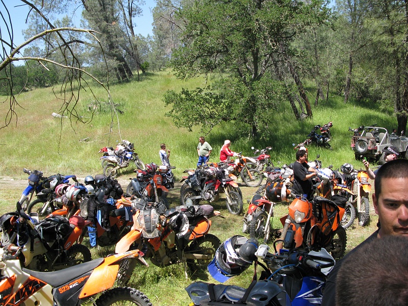 IMG_2261.JPG - Lunch line panorama pic 5 -- software did an amazing job coping with the foreground parallax and the guys moving around.