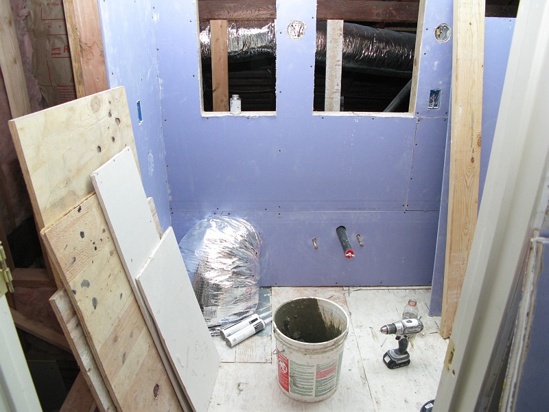 IMG_2293.JPG - Air return will hide under the vanity.