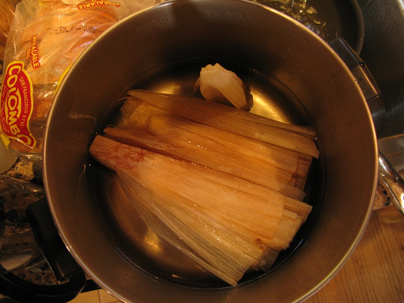 IMG_2352.JPG - Soak some corn husks, we are making tamales.