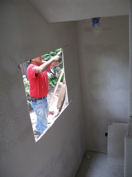 IMG_2407.JPG - Opening the wall for the new window.