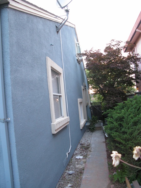 IMG_2567.JPG - Fresh paint on the whole side. Looks good!