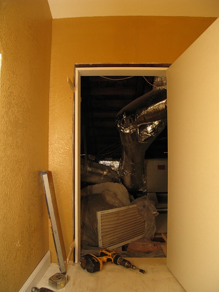 IMG_2655.JPG - This door leads to a) Narnia, b) John Malkovich's brain, c) the air conditioner.