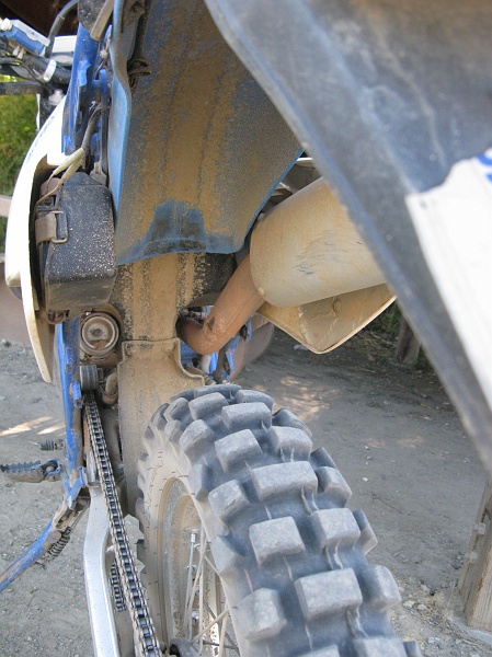 IMG_2725.JPG - That noise I heard was the rear fender rubbing on the tire on hard landings.