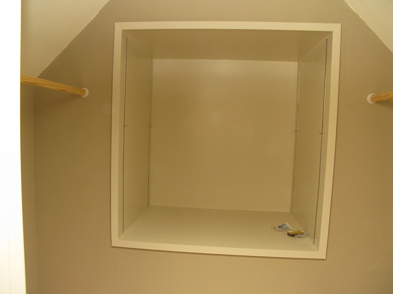 IMG_2738.JPG - Shelf supports are in.