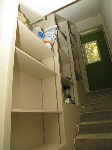 IMG_2765.JPG - Kitchen stuff by the top of the stairs, laundry stuff at the bottom.